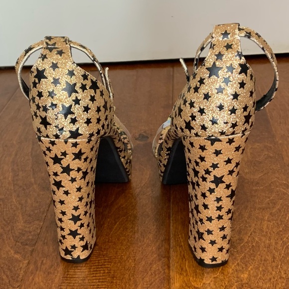 Cape Robbin glittery gold platform heels with star print and transparent upper - Picture 4 of 7